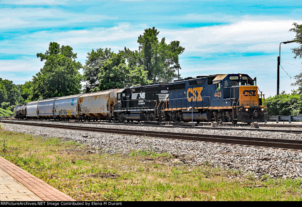 CSX 4423 on WSX